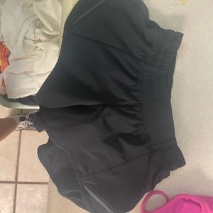 Hotty Hot Lululemon shorts size 4 2.5”